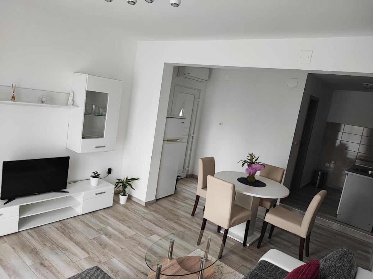 G&S Apartment Tribunj  Luaran gambar